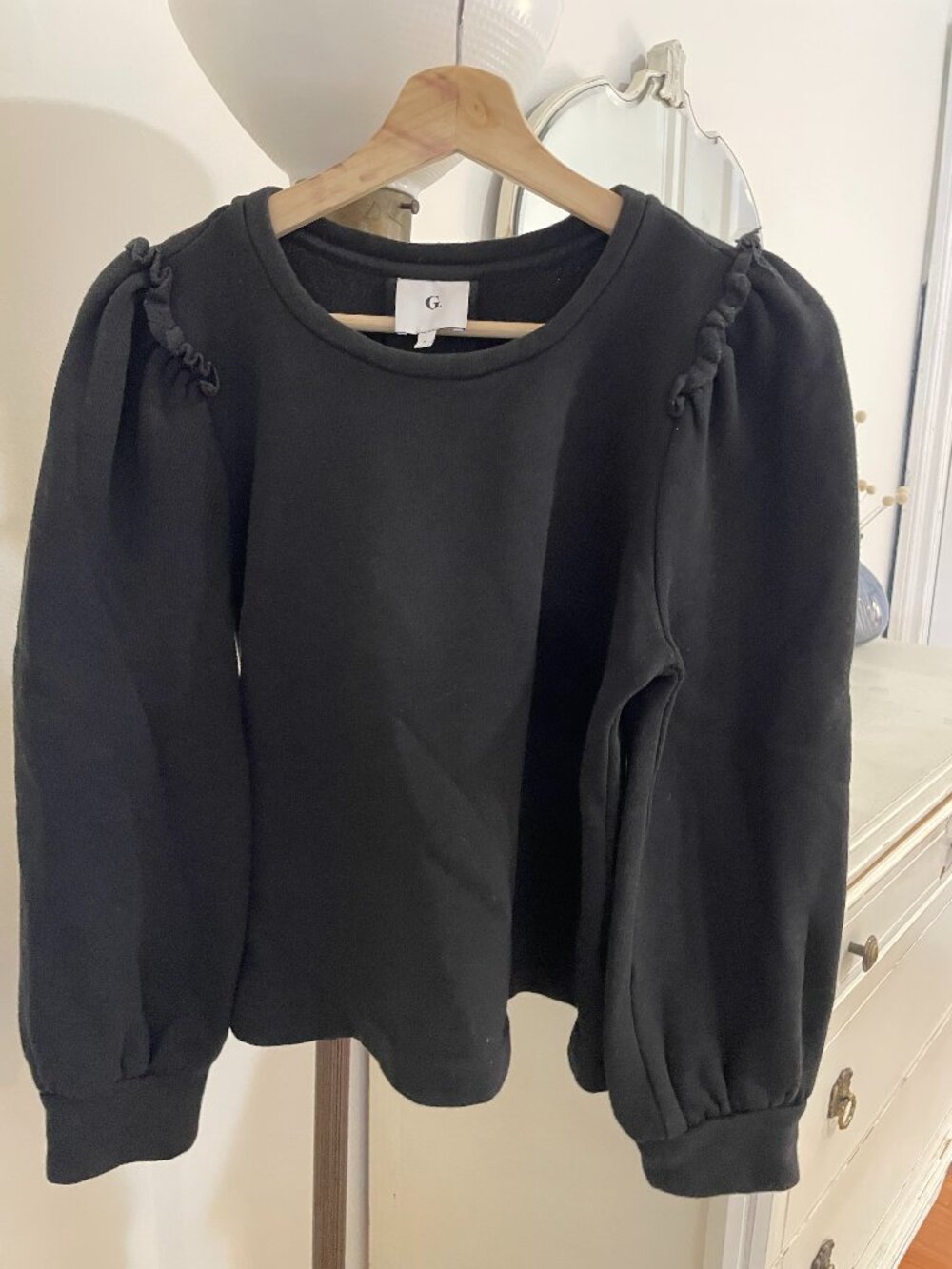 Goop Black Puff Sleeve Sweatshirt – Pleated Back Detail – Size S